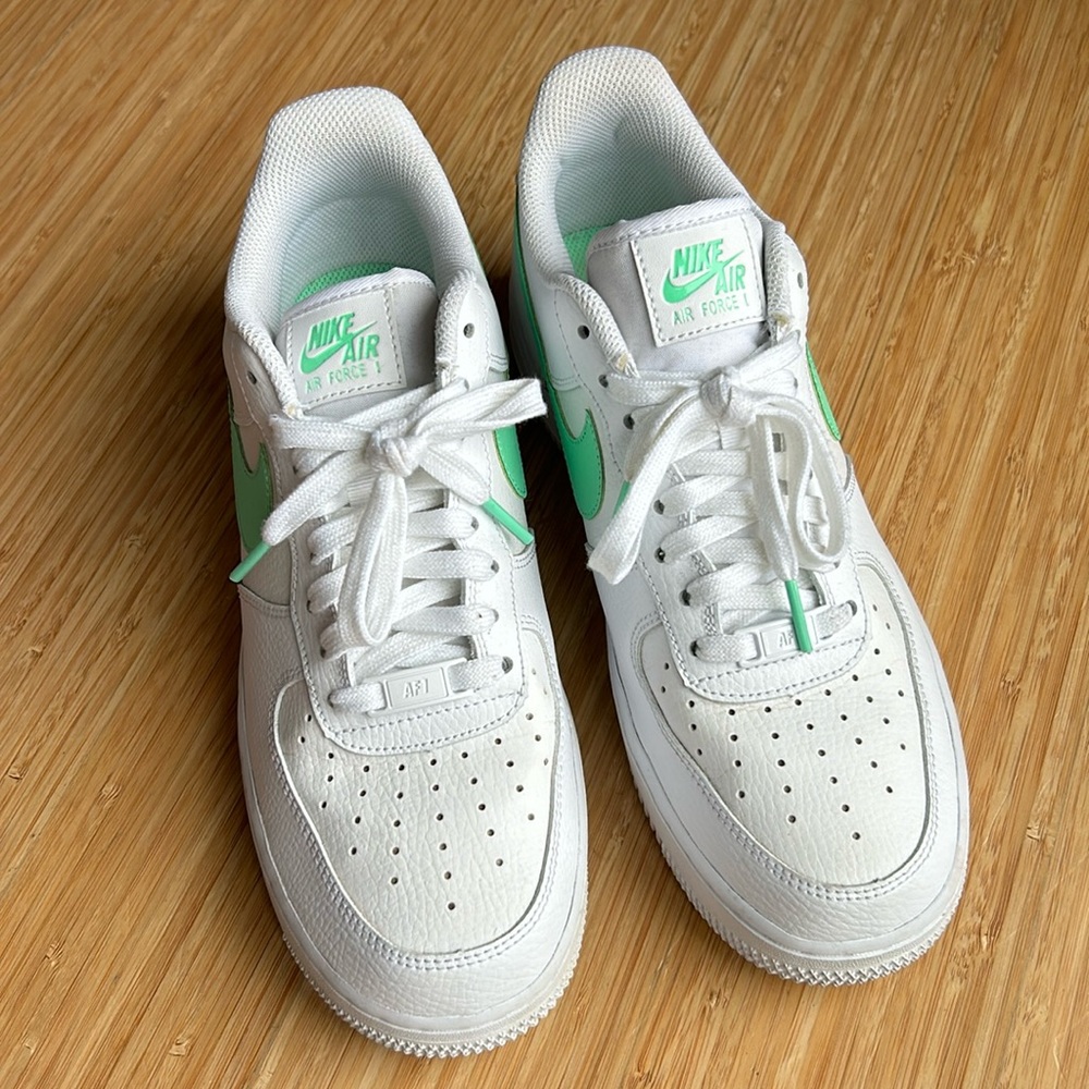 Nike Air Force One - Picture 2 of 5